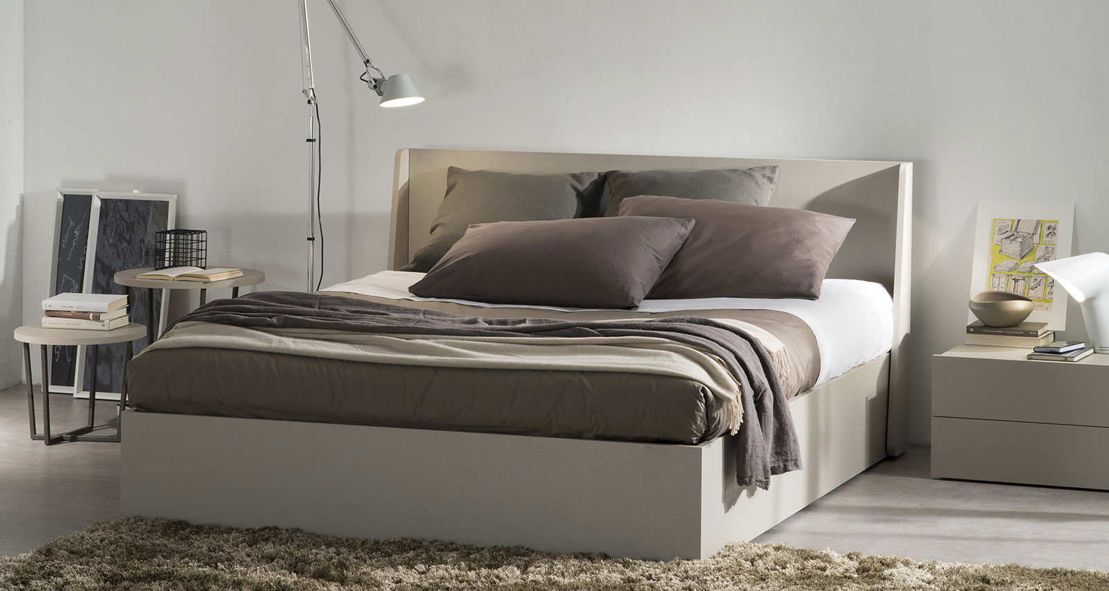 Letto singolo, una piazza e mezza e matrimoniale Wing, testata letto ... Letto singolo, una piazza e mezza e matrimoniale Wing, testata letto ...